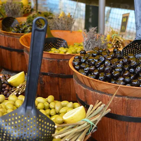 Renove Avec Garage Et Climatisation Au Lavandou - Fr-1-251-850