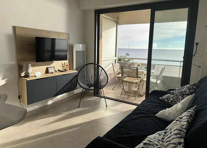 Renove Avec Garage Et Climatisation Au Lavandou - Fr-1-251-850