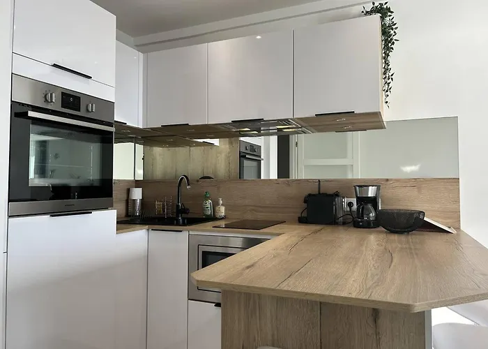 Renove Avec Garage Et Climatisation Au Lavandou - Fr-1-251-850 Апартаменти