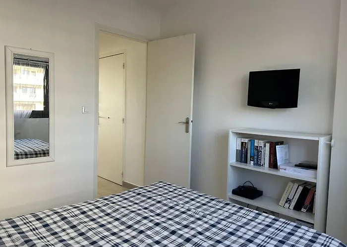 公寓 Renove Avec Garage Et Climatisation Au Lavandou - Fr-1-251-850