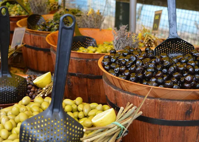 Renove Avec Garage Et Climatisation Au Lavandou - Fr-1-251-850